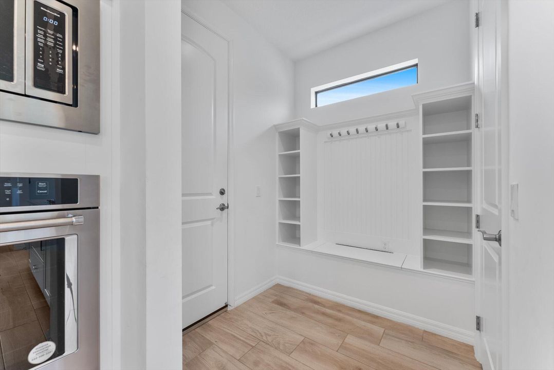 En Venta: $795,000 (5 camas, 3 baños, 3223 Pies cuadrados)