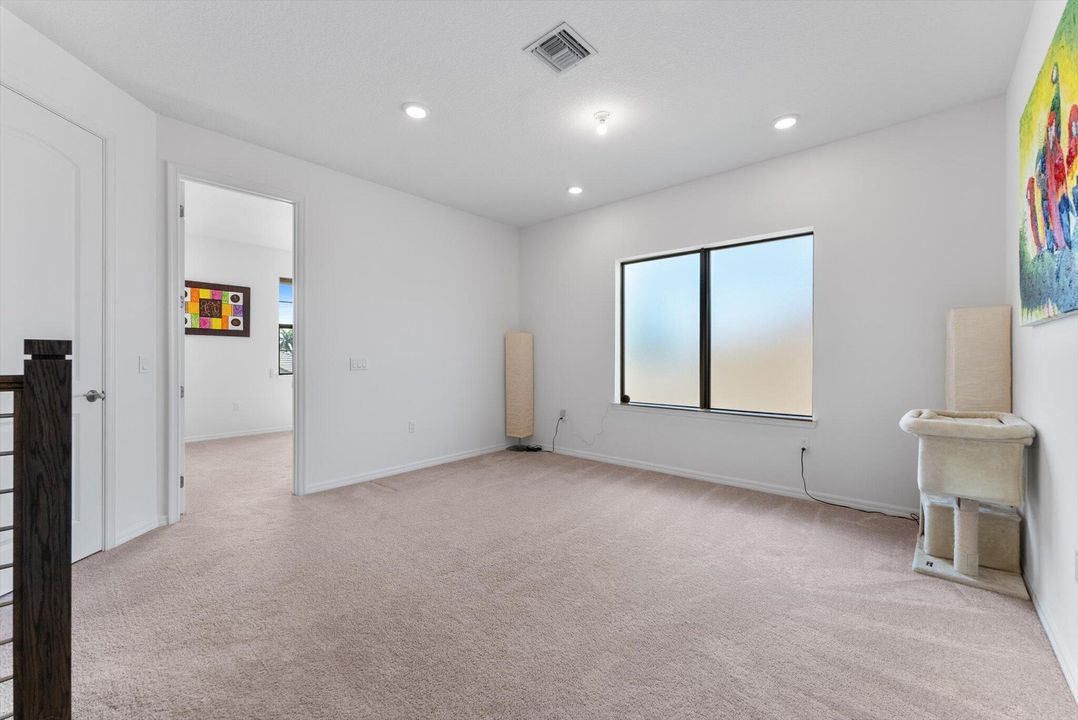 En Venta: $795,000 (5 camas, 3 baños, 3223 Pies cuadrados)