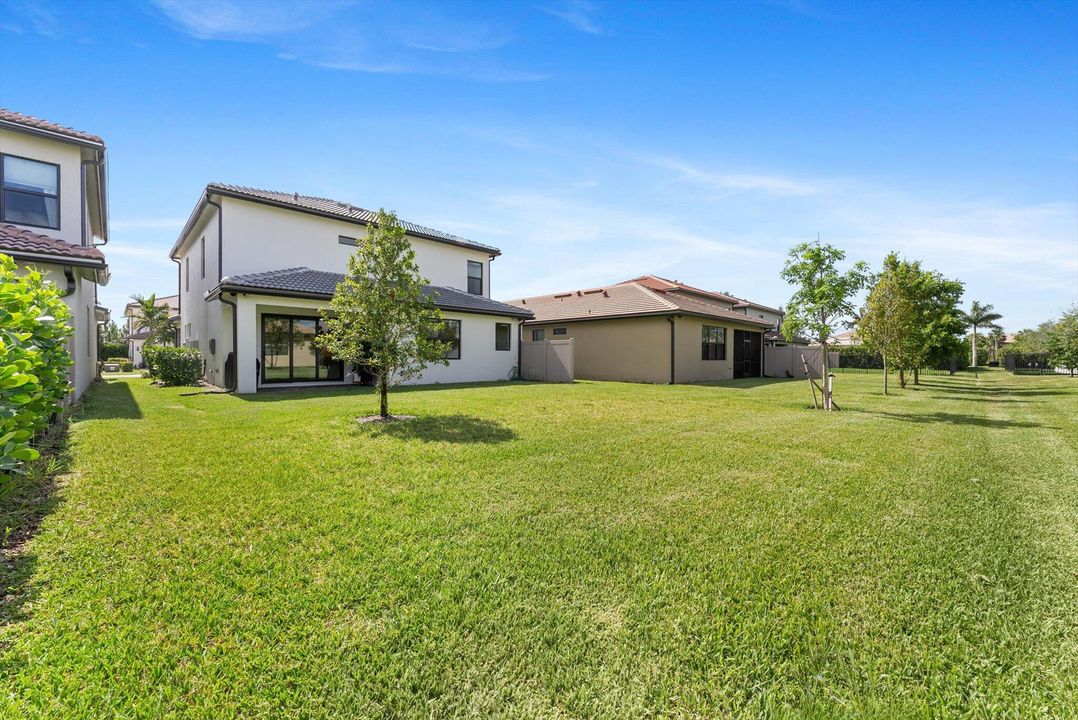 En Venta: $795,000 (5 camas, 3 baños, 3223 Pies cuadrados)