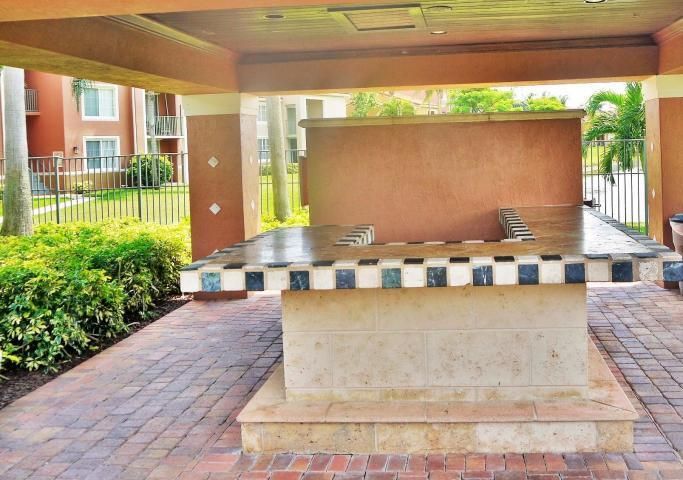 En Venta: $215,000 (2 camas, 2 baños, 1105 Pies cuadrados)