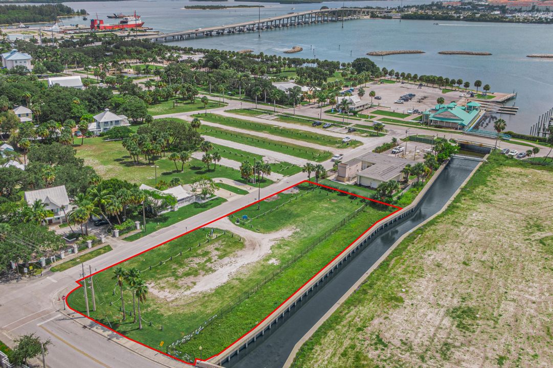 For Sale: $1,549,900 (3 beds, 3 baths, 2168 Square Feet)