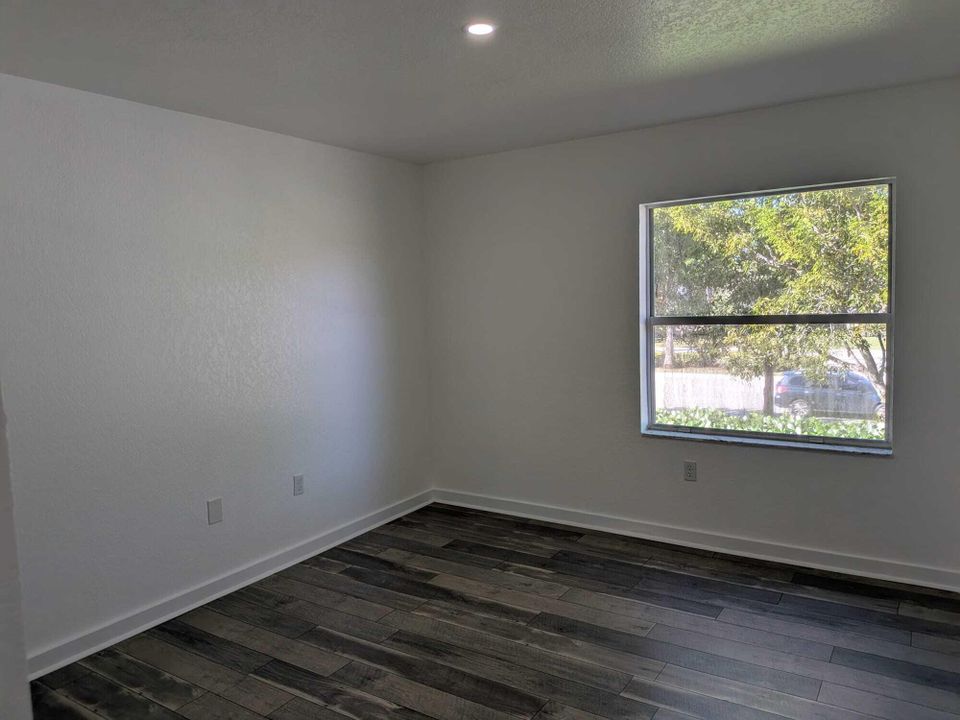 待售: $380,000 (2 贝兹, 2 浴室, 1186 平方英尺)