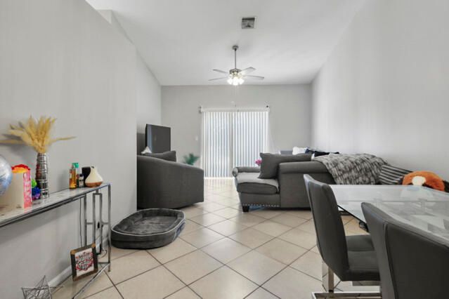 En Venta: $465,000 (3 camas, 2 baños, 1843 Pies cuadrados)