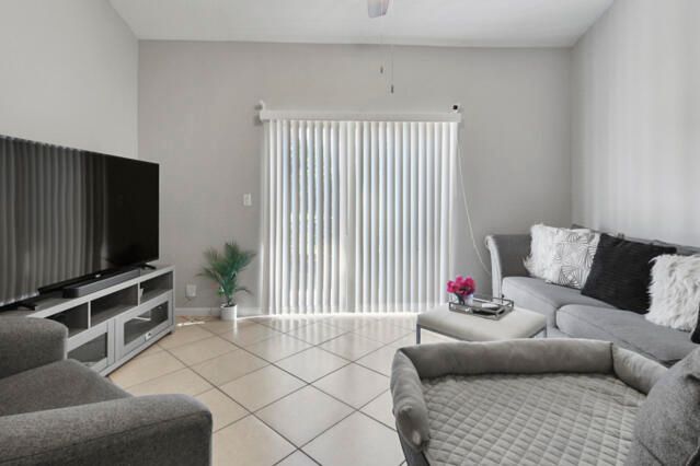 En Venta: $465,000 (3 camas, 2 baños, 1843 Pies cuadrados)