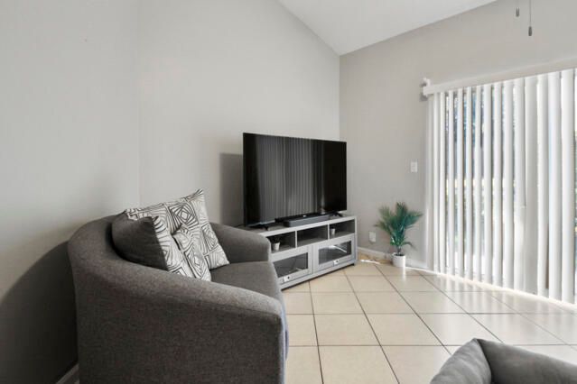 En Venta: $465,000 (3 camas, 2 baños, 1843 Pies cuadrados)