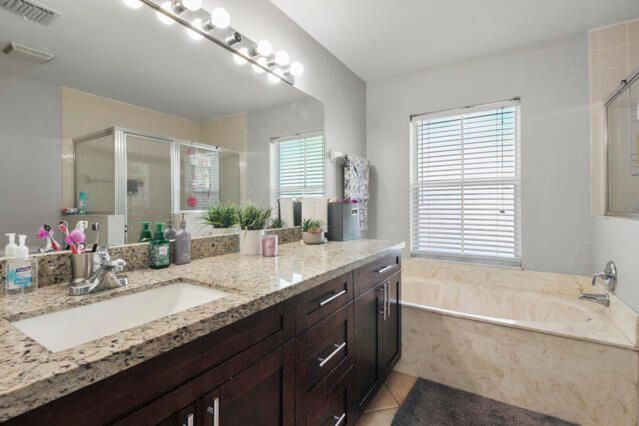 En Venta: $465,000 (3 camas, 2 baños, 1843 Pies cuadrados)