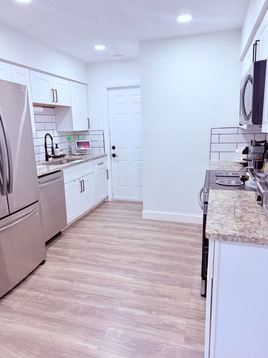 В аренду: $2,600 (3 спален, 2 ванн, 1040 Квадратных фут)