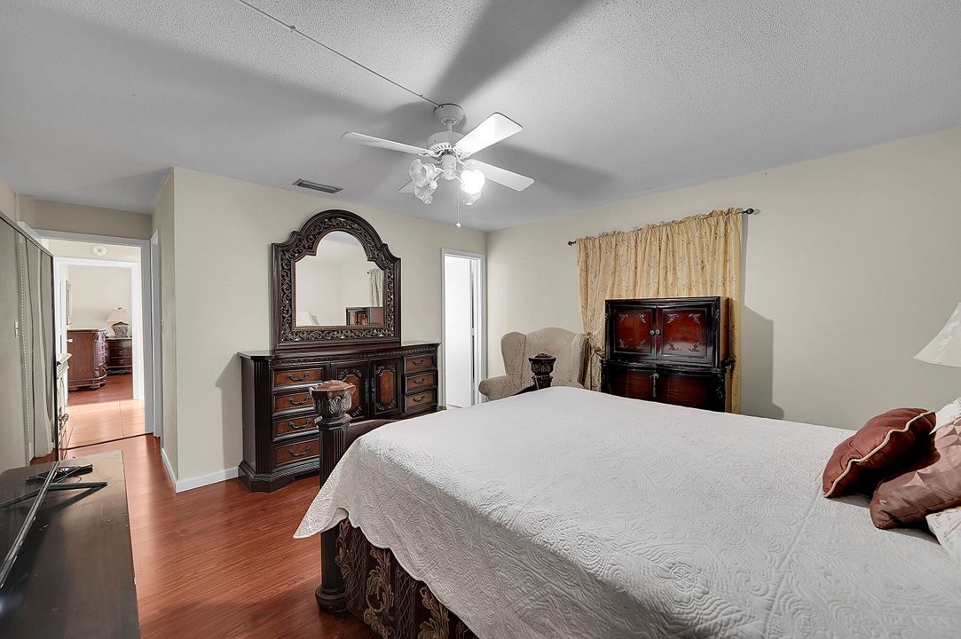 For Sale: $349,000 (2 beds, 2 baths, 1449 Square Feet)