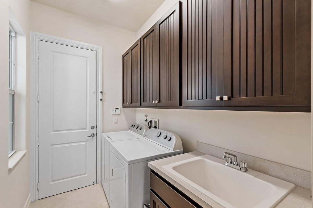 For Sale: $2,450,000 (4 beds, 4 baths, 3181 Square Feet)