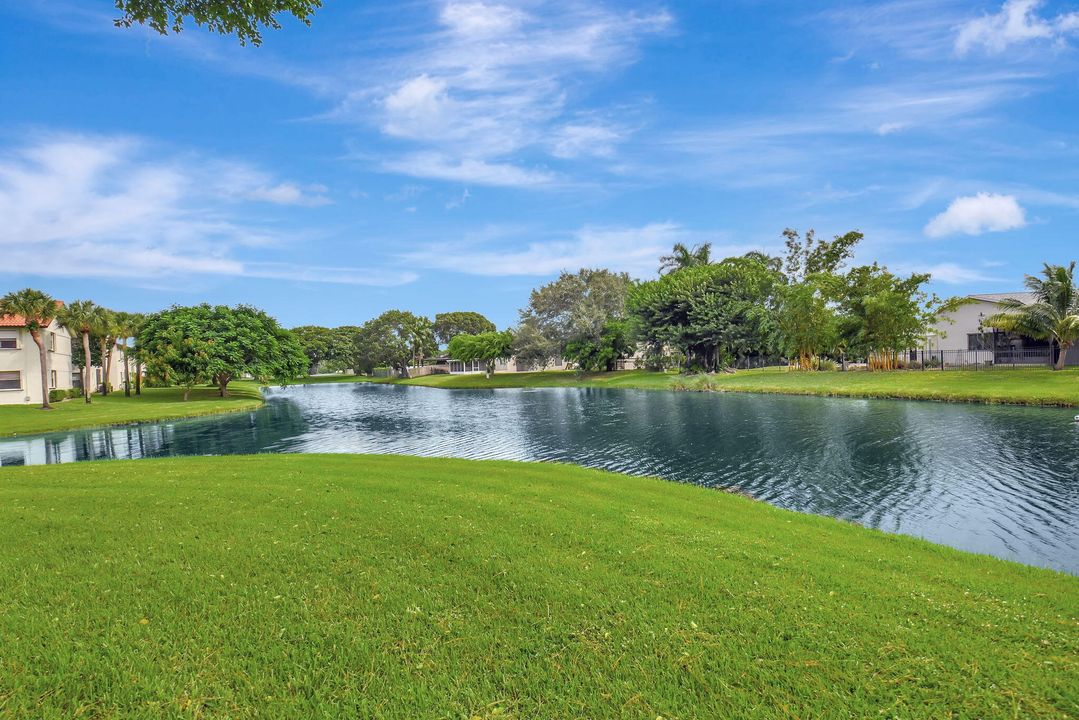 En Venta: $240,000 (2 camas, 2 baños, 996 Pies cuadrados)