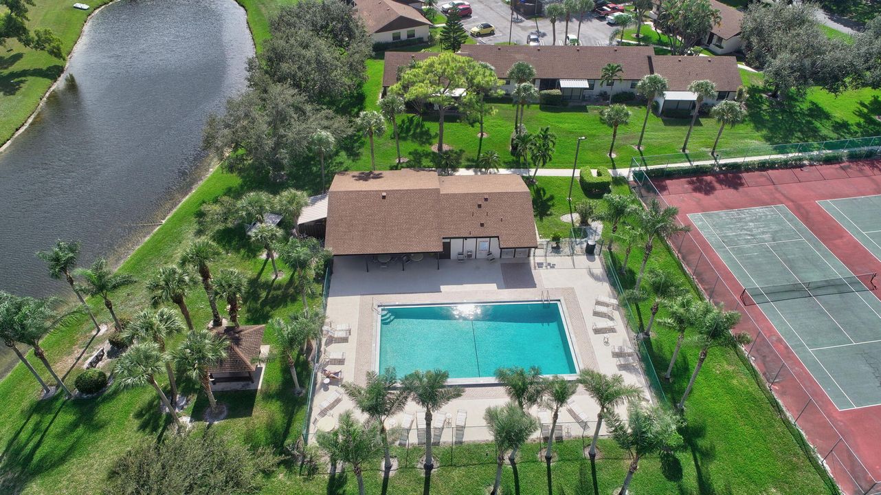 En Venta: $240,000 (2 camas, 2 baños, 996 Pies cuadrados)