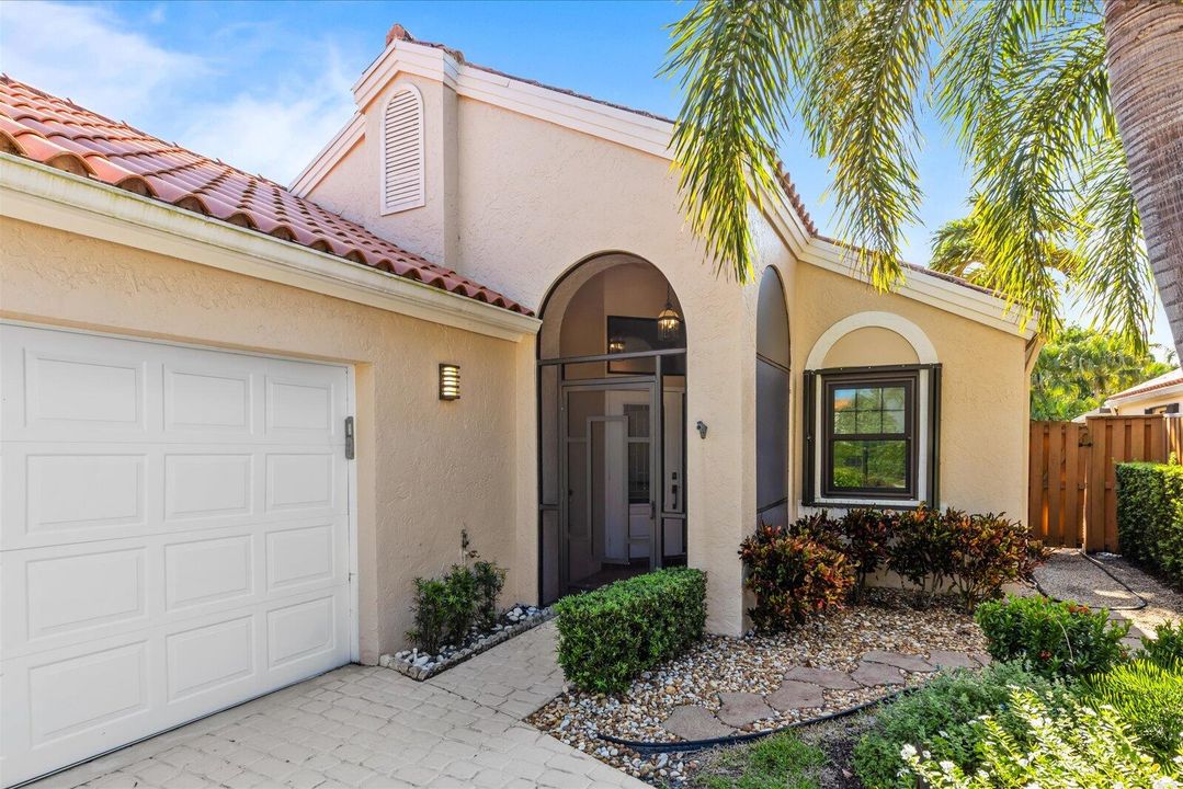 Active With Contract: $595,000 (3 beds, 2 baths, 1761 Square Feet)