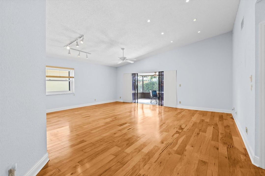 Active With Contract: $595,000 (3 beds, 2 baths, 1761 Square Feet)