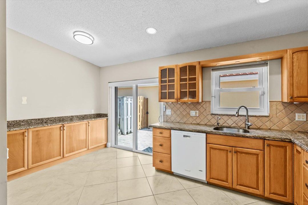 Active With Contract: $595,000 (3 beds, 2 baths, 1761 Square Feet)