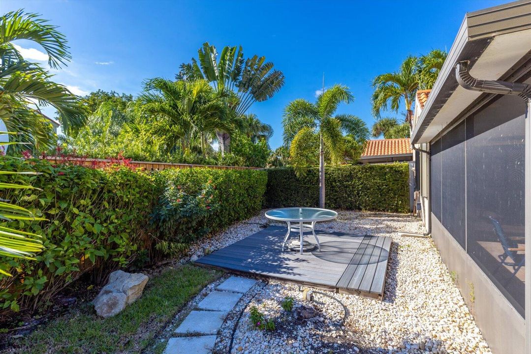 Active With Contract: $595,000 (3 beds, 2 baths, 1761 Square Feet)