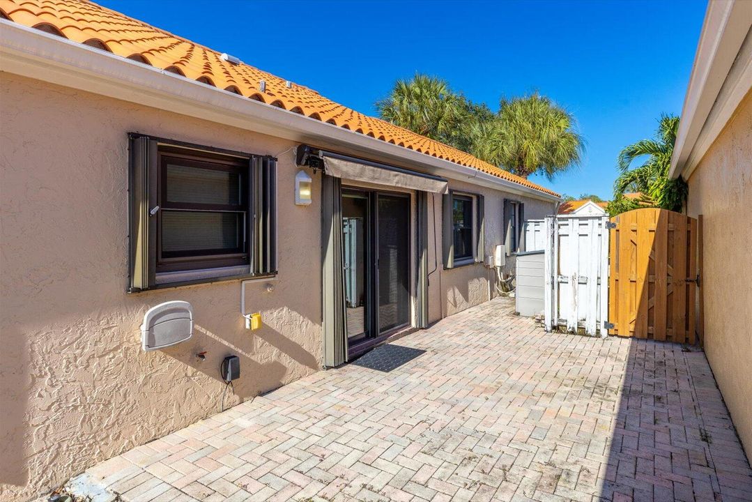 Active With Contract: $595,000 (3 beds, 2 baths, 1761 Square Feet)