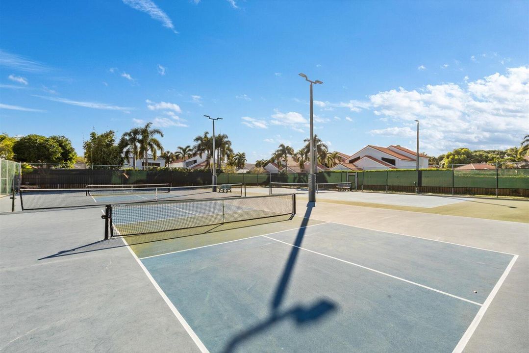 Active With Contract: $595,000 (3 beds, 2 baths, 1761 Square Feet)