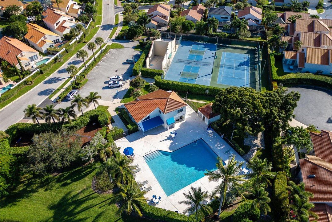 Active With Contract: $595,000 (3 beds, 2 baths, 1761 Square Feet)