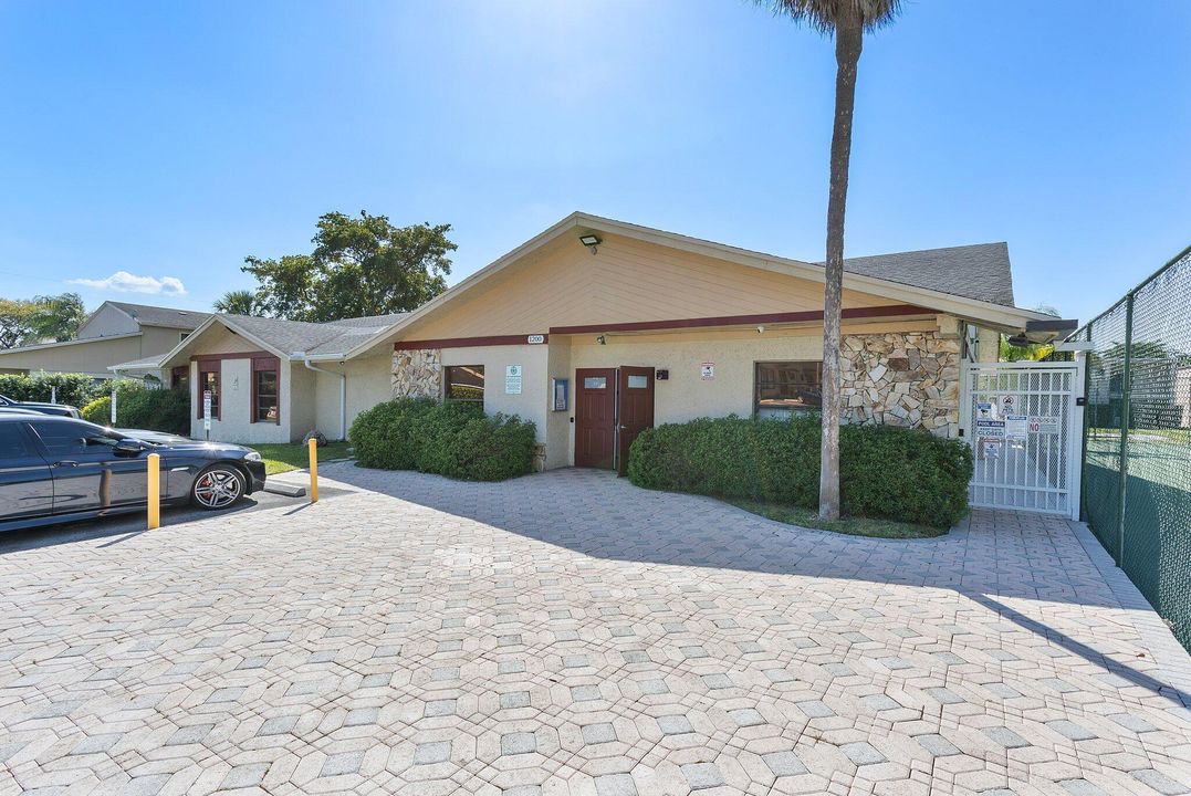 待售: $189,000 (2 贝兹, 2 浴室, 1150 平方英尺)