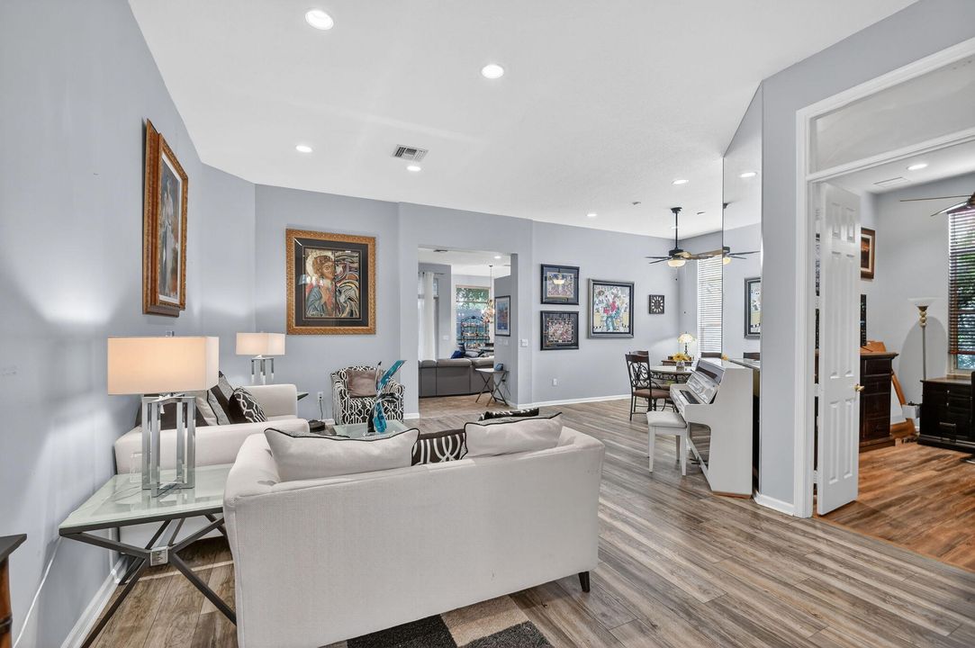 En Venta: $515,000 (2 camas, 2 baños, 2364 Pies cuadrados)