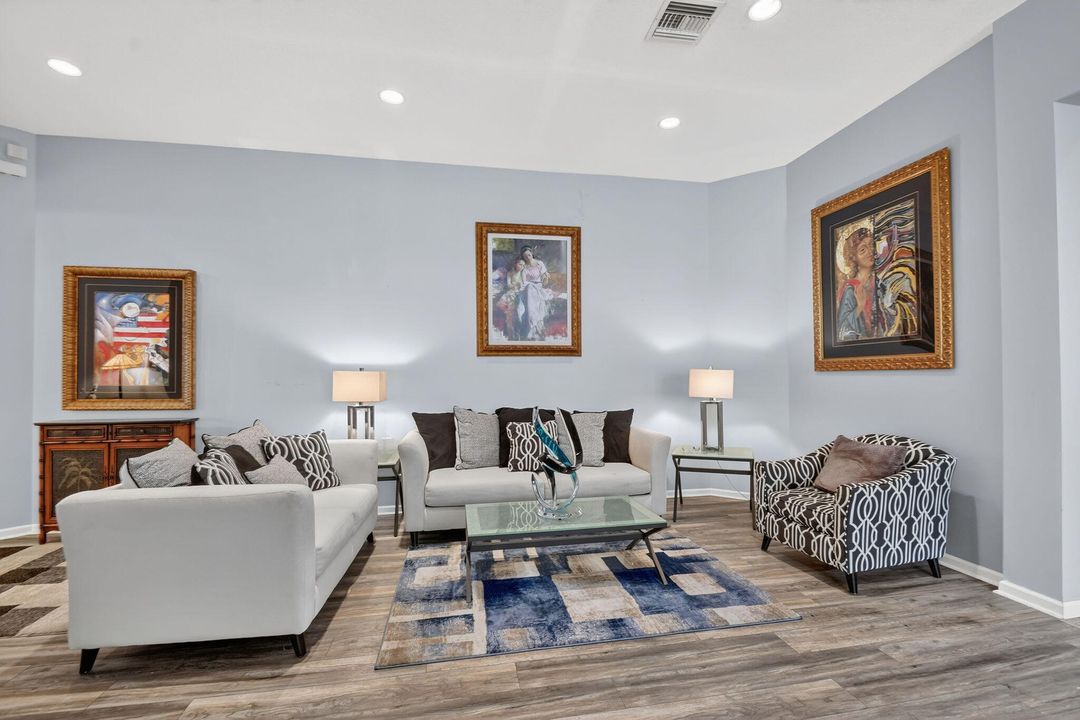 En Venta: $515,000 (2 camas, 2 baños, 2364 Pies cuadrados)