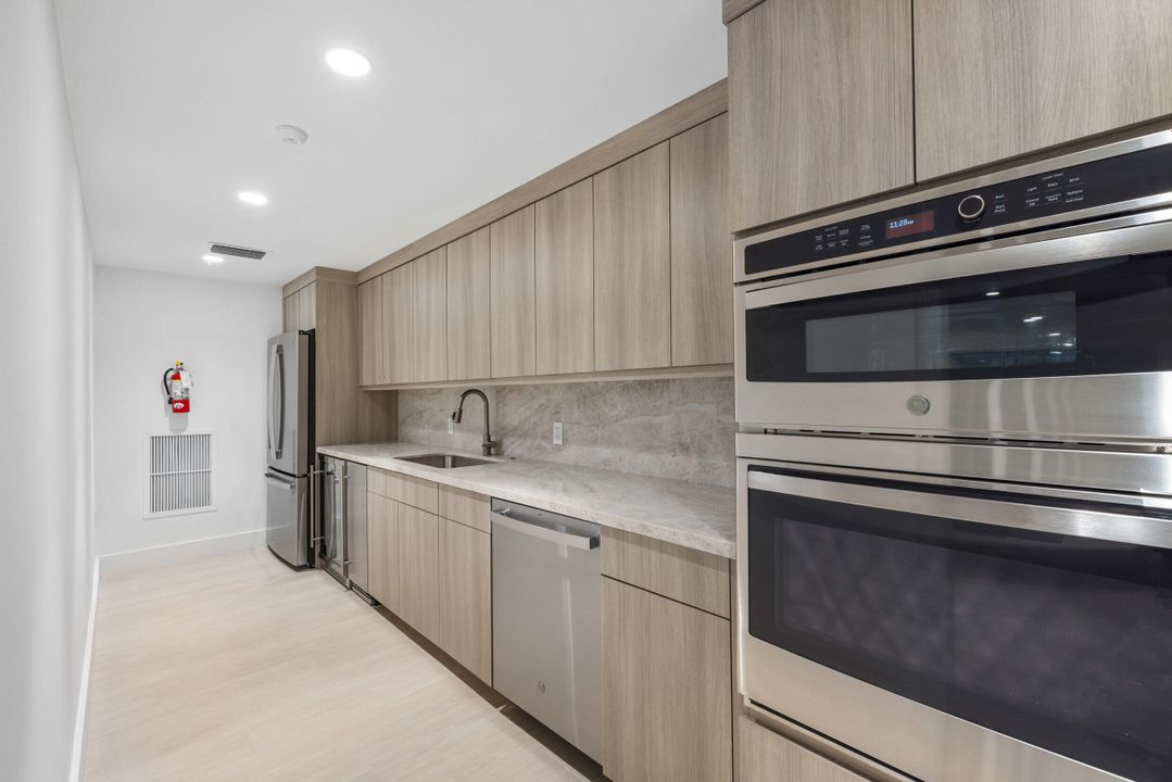 待售: $1,549,000 (2 贝兹, 2 浴室, 1457 平方英尺)