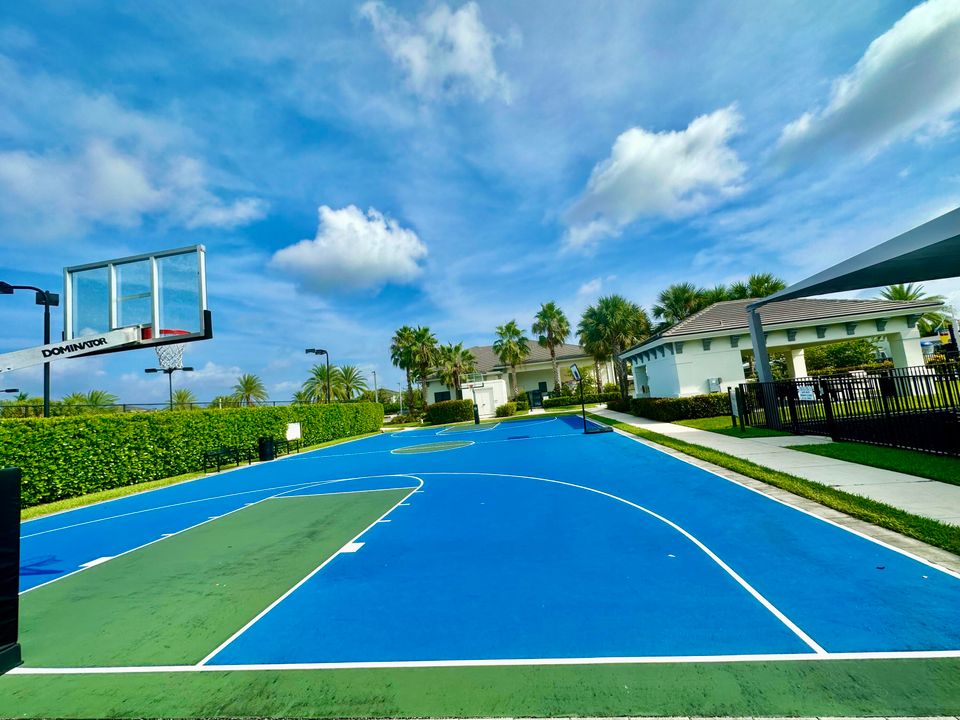 For Rent: $10,000 (6 beds, 5 baths, 4321 Square Feet)