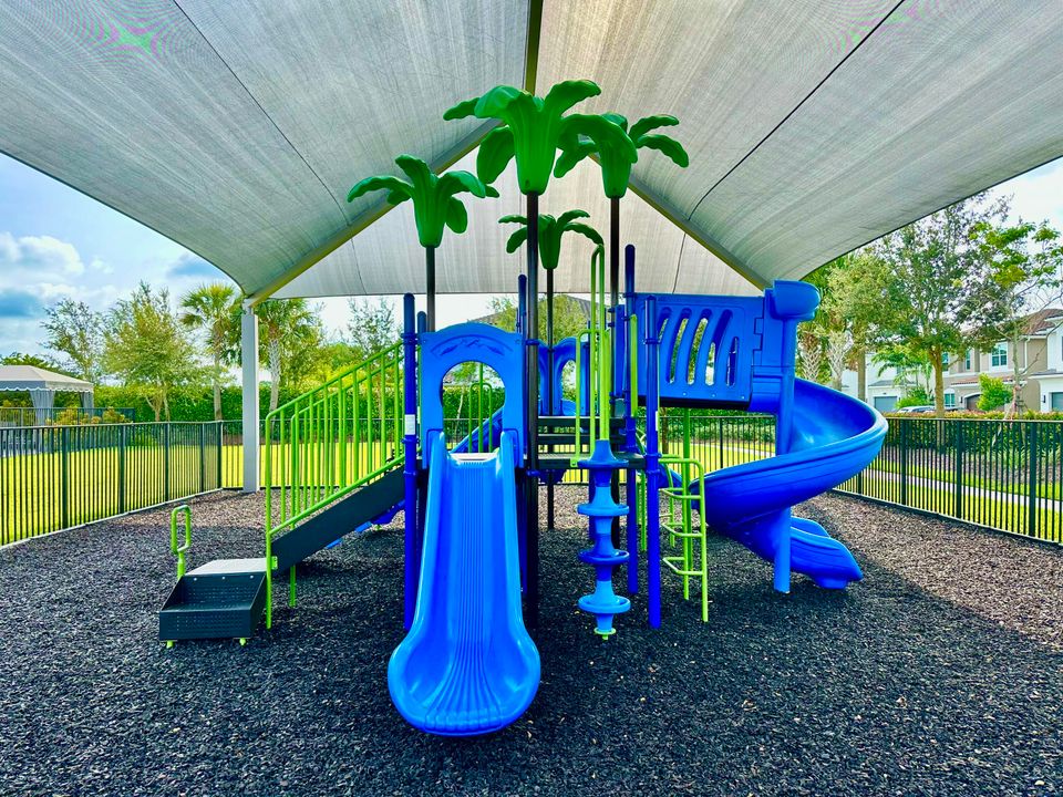 For Rent: $10,000 (6 beds, 5 baths, 4321 Square Feet)