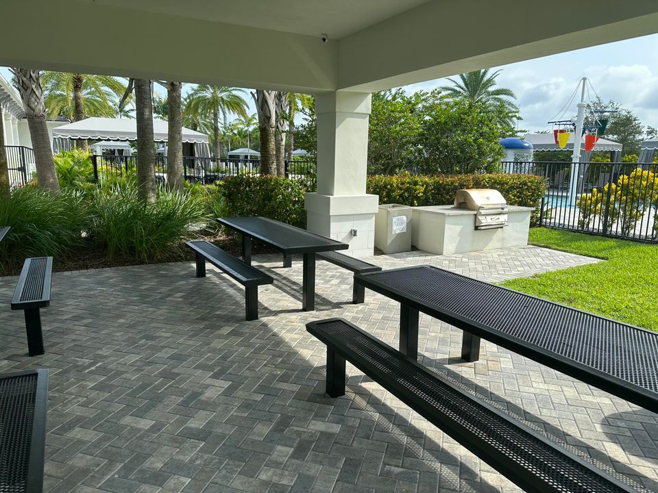 For Rent: $10,000 (6 beds, 5 baths, 4321 Square Feet)