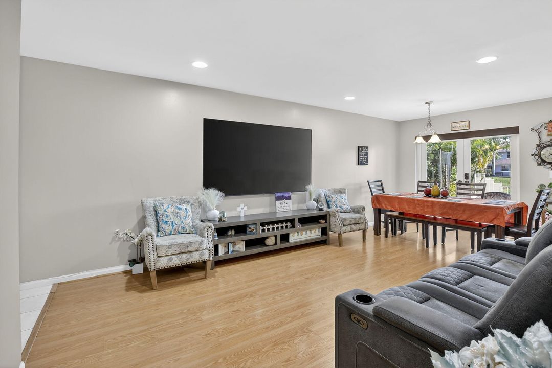 На продажу: $536,000 (3 спален, 2 ванн, 1815 Квадратных фут)