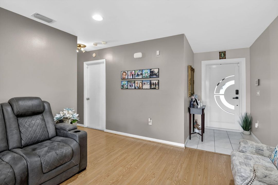 На продажу: $536,000 (3 спален, 2 ванн, 1815 Квадратных фут)