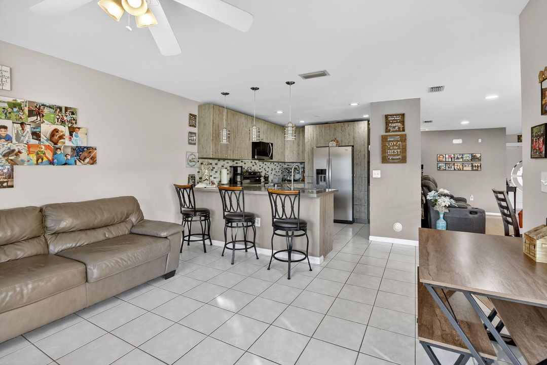 На продажу: $536,000 (3 спален, 2 ванн, 1815 Квадратных фут)