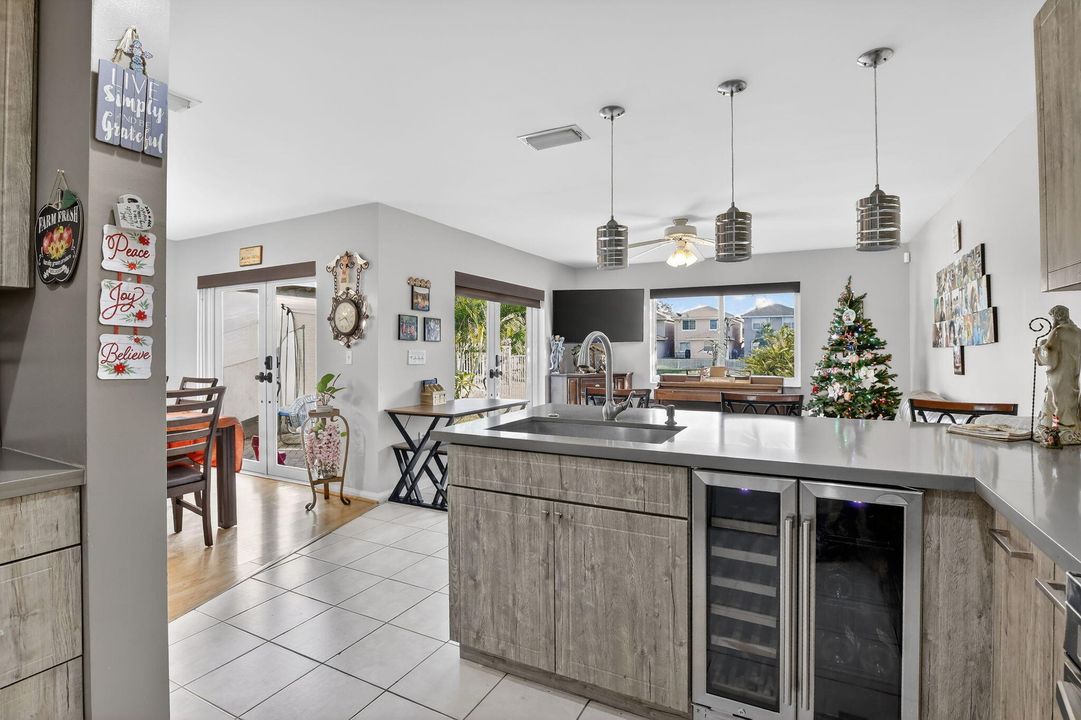 На продажу: $536,000 (3 спален, 2 ванн, 1815 Квадратных фут)