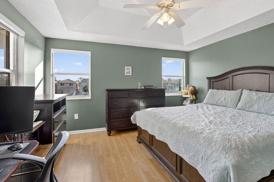 На продажу: $536,000 (3 спален, 2 ванн, 1815 Квадратных фут)