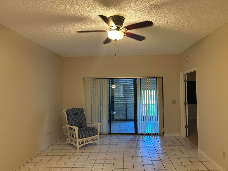 For Sale: $219,900 (2 beds, 2 baths, 1196 Square Feet)