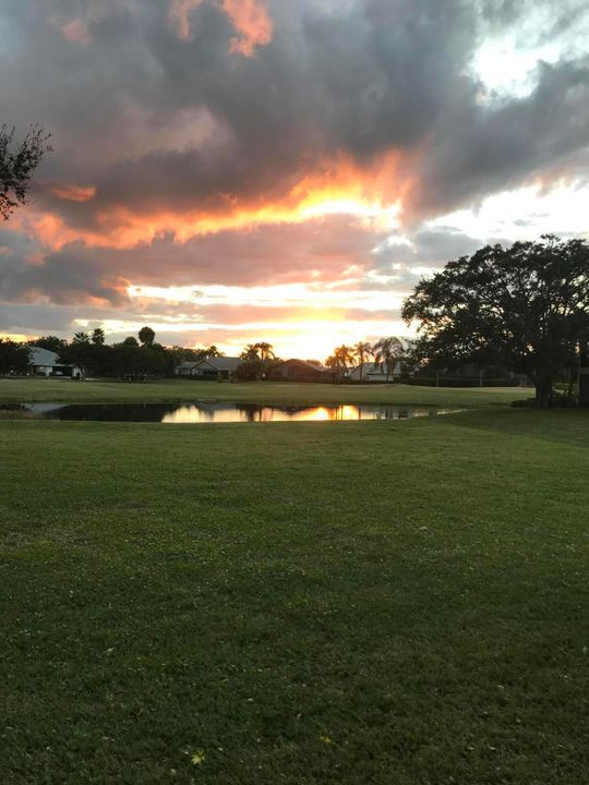 For Sale: $219,900 (2 beds, 2 baths, 1196 Square Feet)