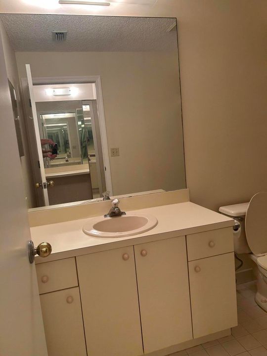 For Sale: $219,900 (2 beds, 2 baths, 1196 Square Feet)