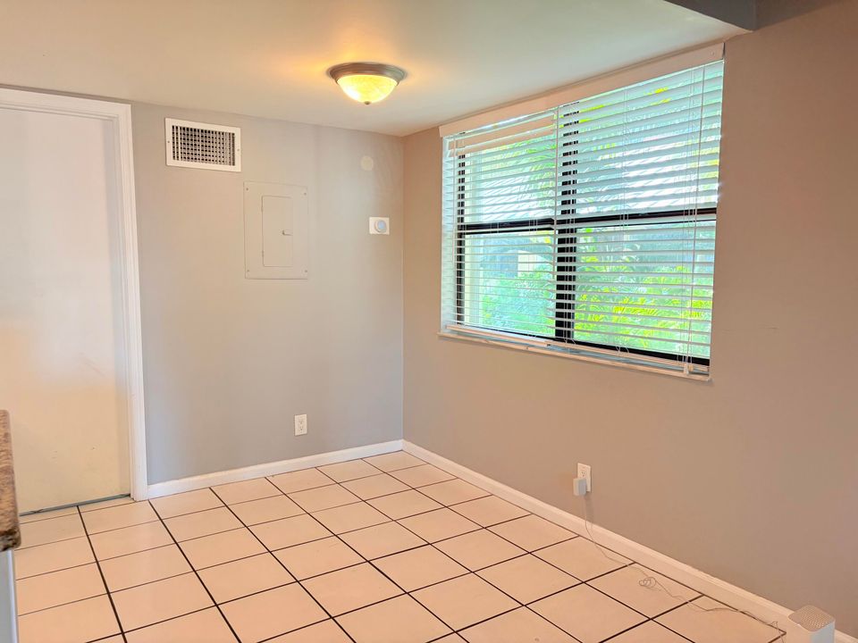 En Venta: $300,000 (2 camas, 2 baños, 1012 Pies cuadrados)