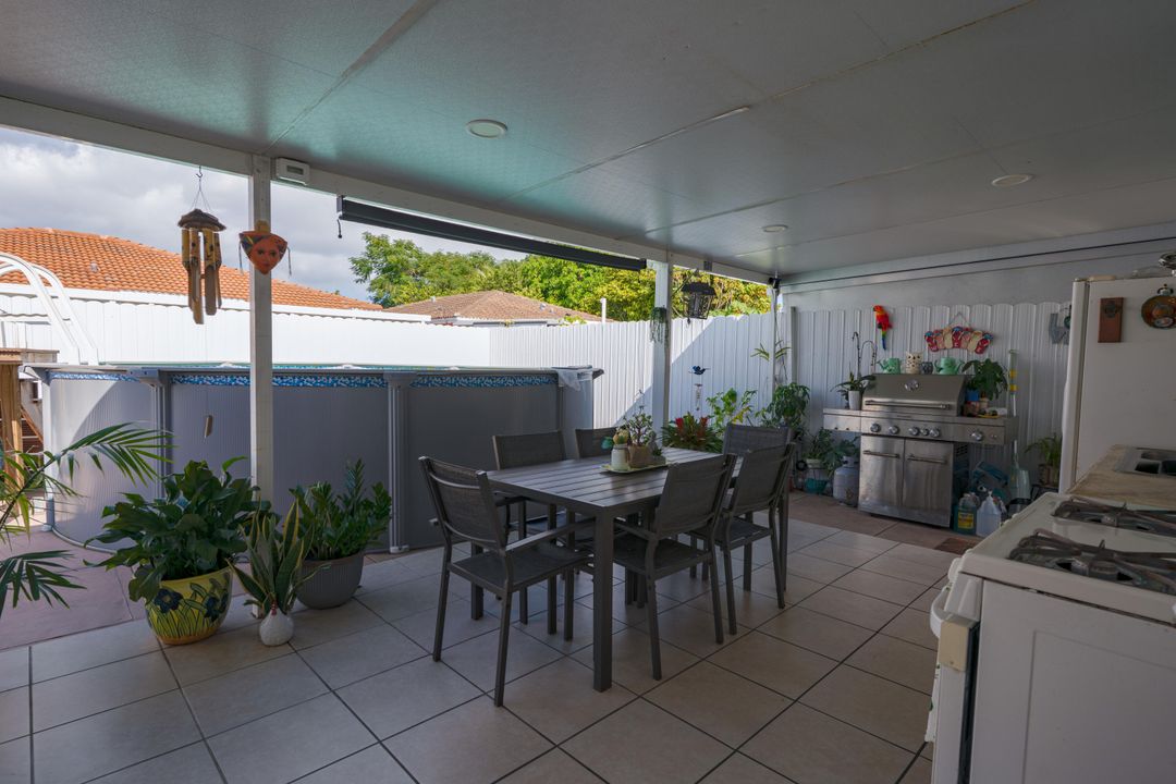 На продажу: $549,000 (4 спален, 2 ванн, 1492 Квадратных фут)