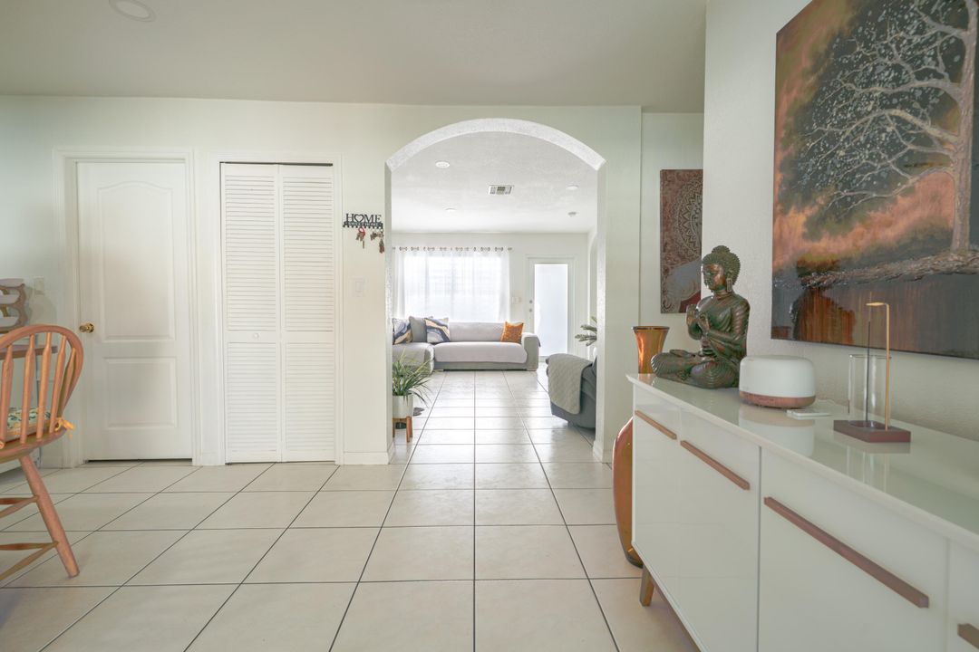 На продажу: $549,000 (4 спален, 2 ванн, 1492 Квадратных фут)