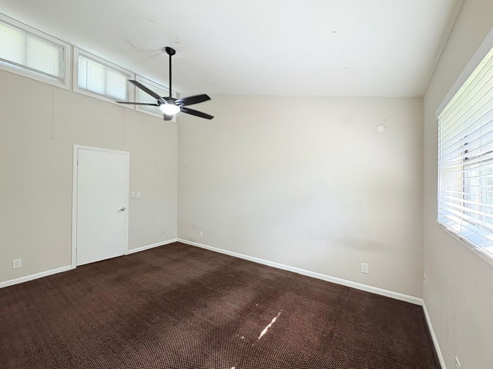 En Venta: $300,000 (2 camas, 2 baños, 1012 Pies cuadrados)