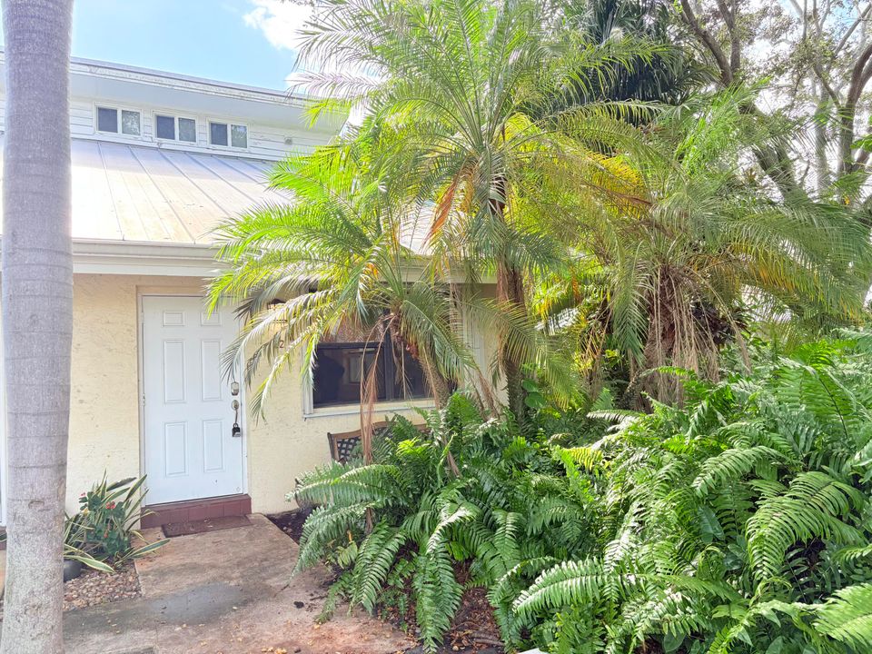 En Venta: $300,000 (2 camas, 2 baños, 1012 Pies cuadrados)