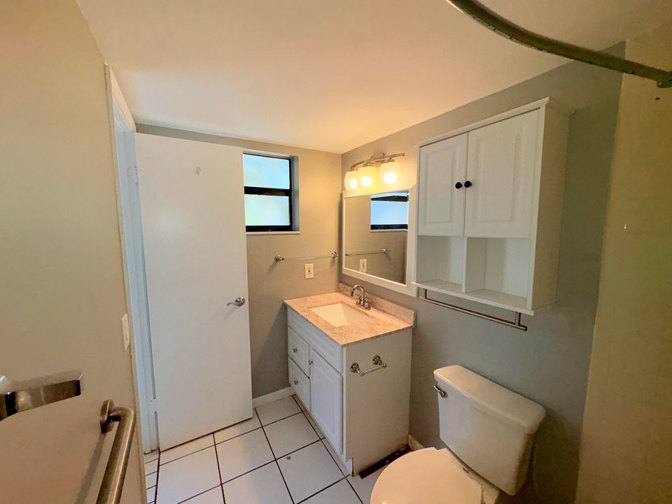 En Venta: $300,000 (2 camas, 2 baños, 1012 Pies cuadrados)