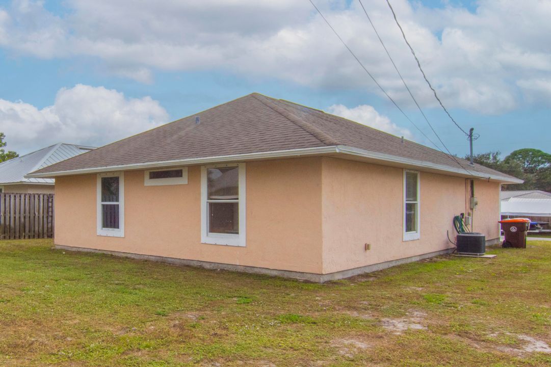 待售: $249,900 (3 贝兹, 2 浴室, 1140 平方英尺)