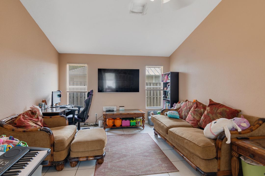 待售: $249,900 (3 贝兹, 2 浴室, 1140 平方英尺)