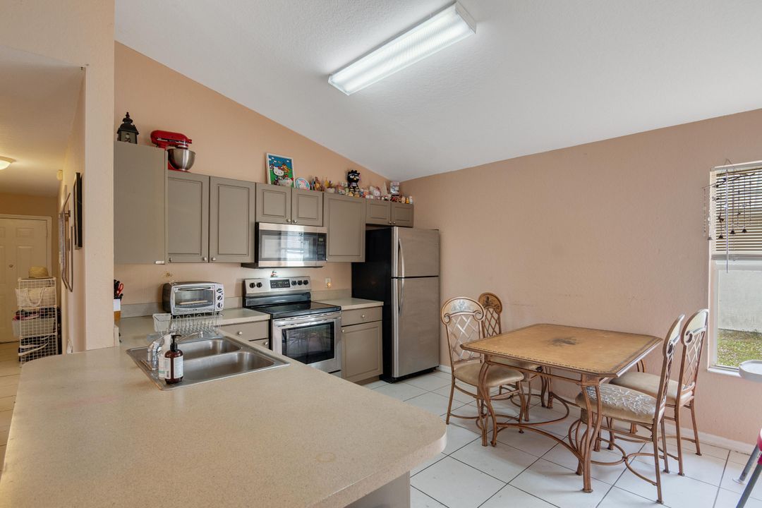 待售: $249,900 (3 贝兹, 2 浴室, 1140 平方英尺)