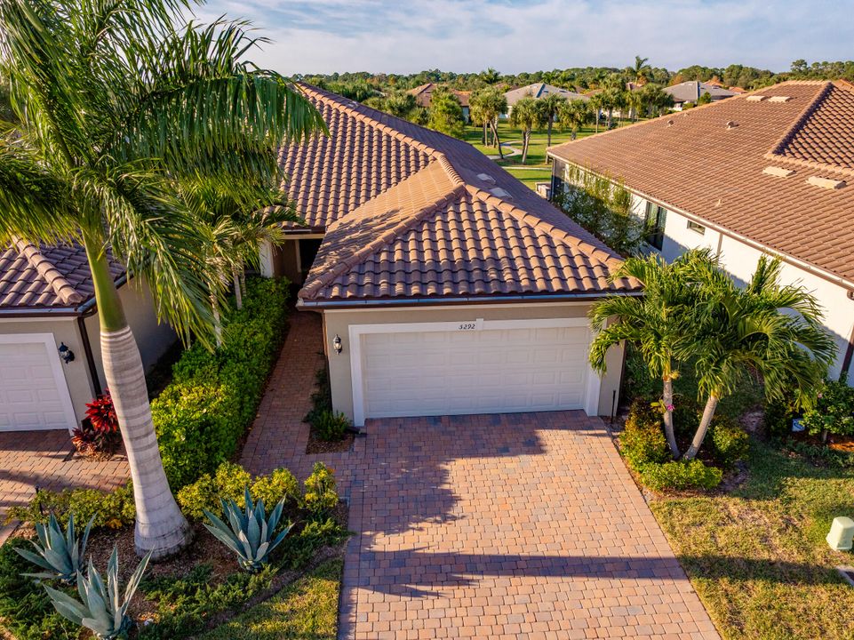 For Sale: $465,000 (2 beds, 2 baths, 1577 Square Feet)