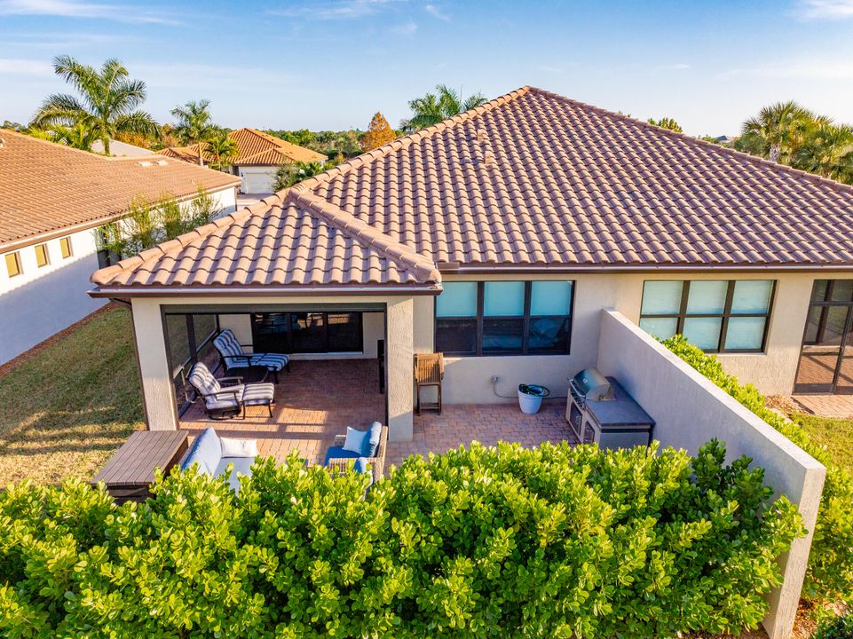 For Sale: $465,000 (2 beds, 2 baths, 1577 Square Feet)