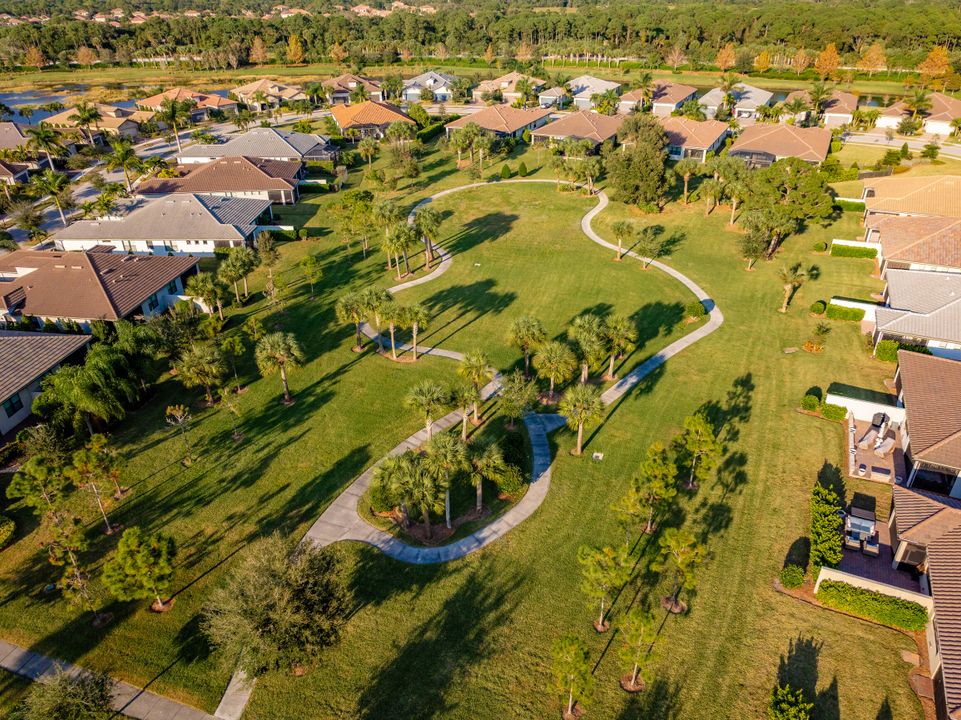 For Sale: $465,000 (2 beds, 2 baths, 1577 Square Feet)