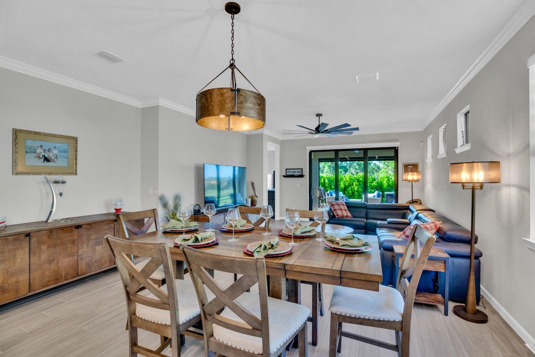 For Sale: $465,000 (2 beds, 2 baths, 1577 Square Feet)